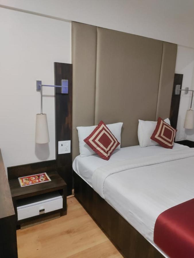 Hotel Shelter Palace Navi Mumbai Exterior photo