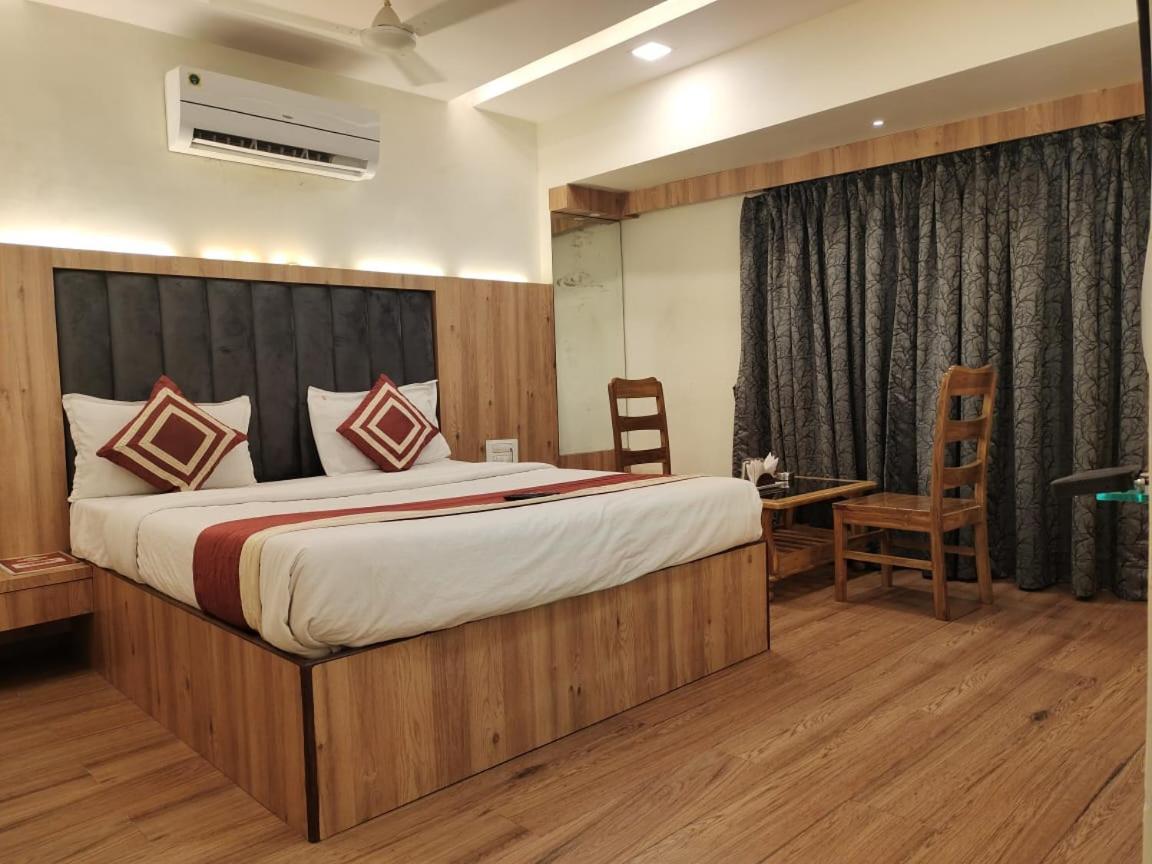 Hotel Shelter Palace Navi Mumbai Exterior photo