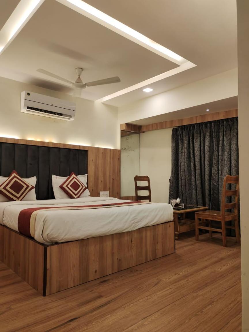 Hotel Shelter Palace Navi Mumbai Exterior photo