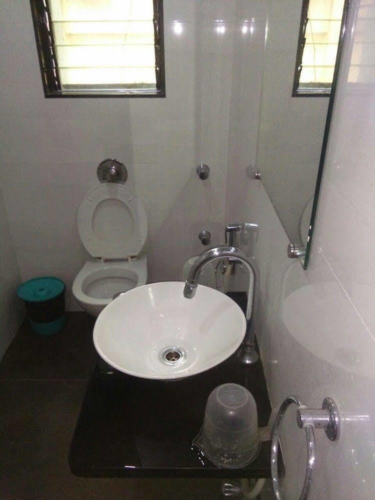 Hotel Shelter Palace Navi Mumbai Exterior photo