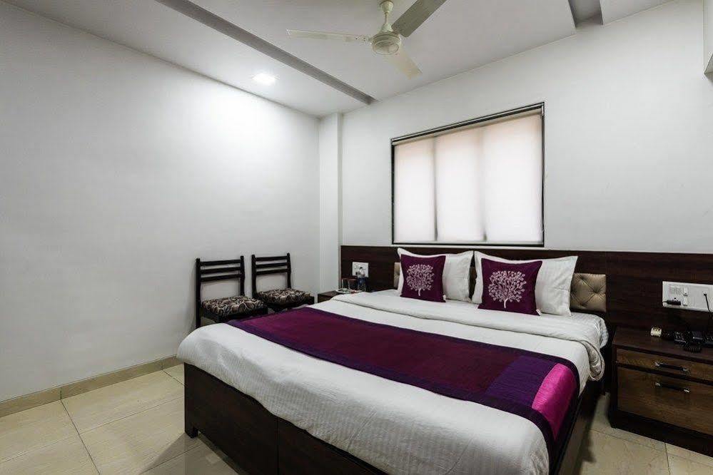 Hotel Shelter Palace Navi Mumbai Exterior photo