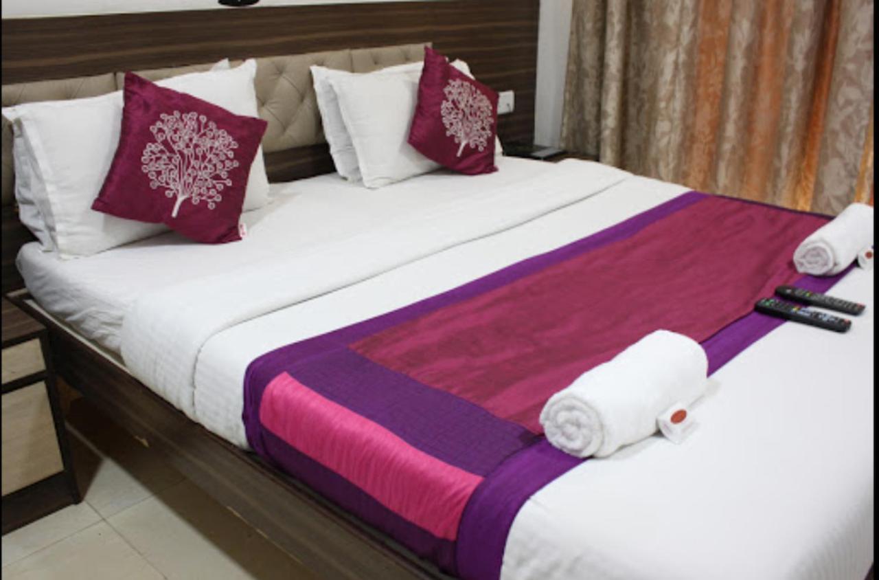 Hotel Shelter Palace Navi Mumbai Exterior photo